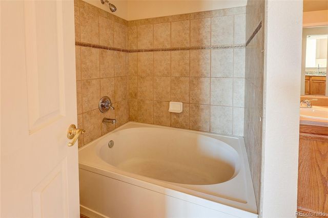 7440 S Blackhawk Street 4-208, Englewood, CO 80112