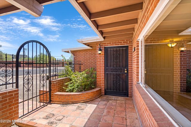 4934 E Glenn Street, Tucson, AZ 85712