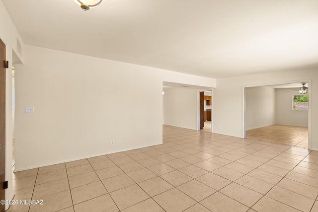 4934 E Glenn Street, Tucson, AZ 85712