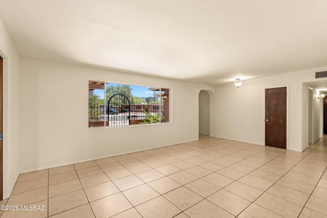 4934 E Glenn Street, Tucson, AZ 85712