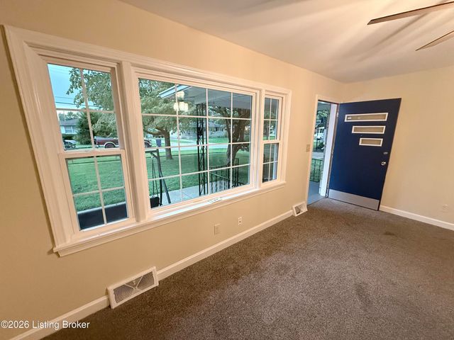 2323 Ecton Ln, Louisville, KY 40216