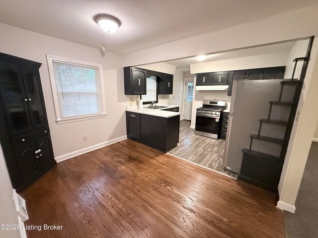 2323 Ecton Ln, Louisville, KY 40216