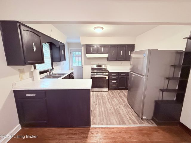 2323 Ecton Ln, Louisville, KY 40216