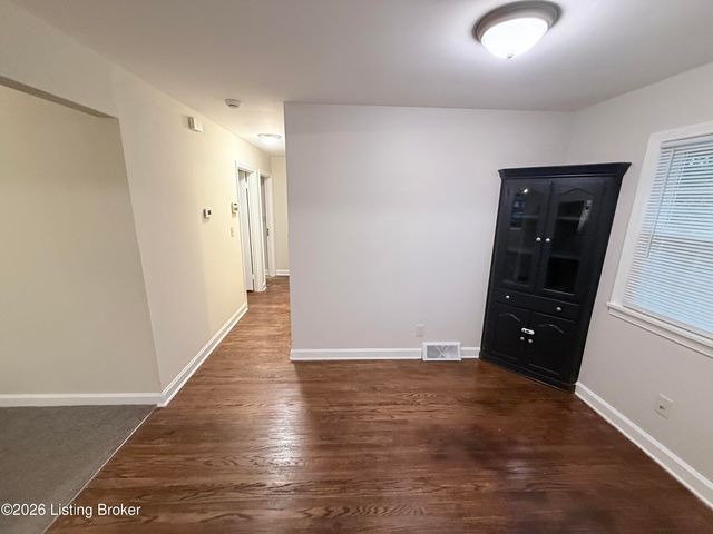 2323 Ecton Ln, Louisville, KY 40216