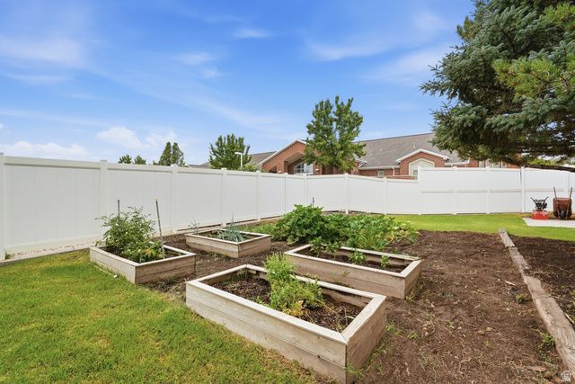 593 N FLINT ST, Kaysville, UT 84037