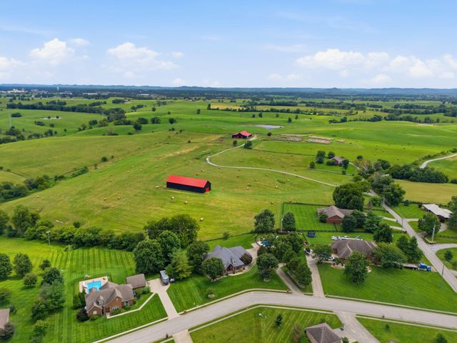 704 Sovereign Drive, Richmond, KY 40475