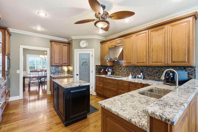 704 Sovereign Drive, Richmond, KY 40475
