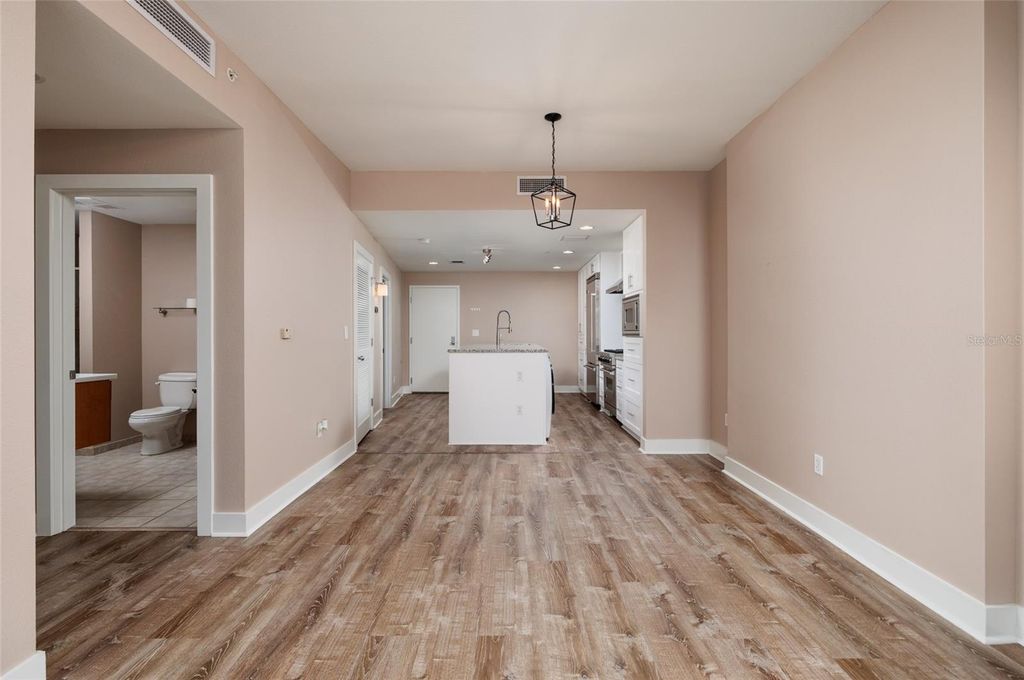 Image 11 of property listing at 1208 E KENNEDY BOULEVARD 416, Tampa, FL 33602