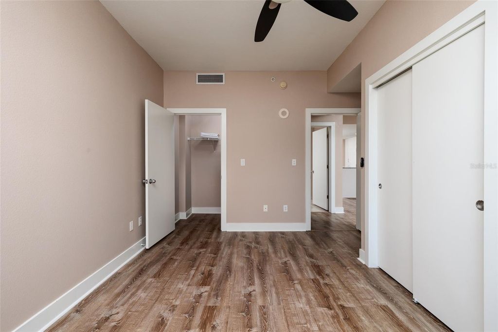 Image 15 of property listing at 1208 E KENNEDY BOULEVARD 416, Tampa, FL 33602