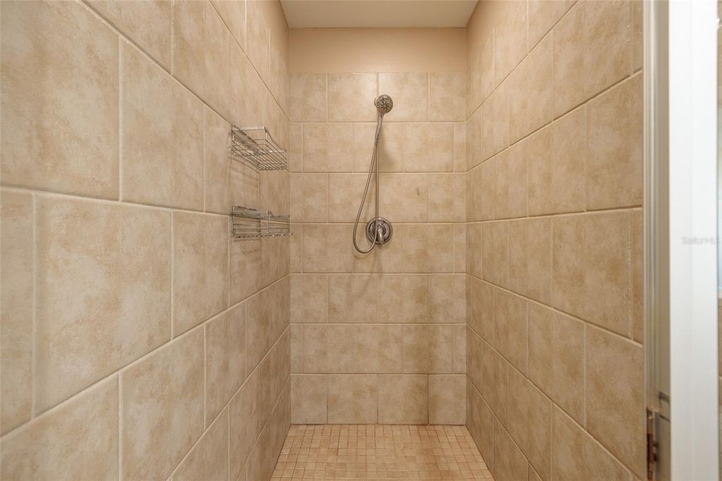 Image 17 of property listing at 1208 E KENNEDY BOULEVARD 416, Tampa, FL 33602
