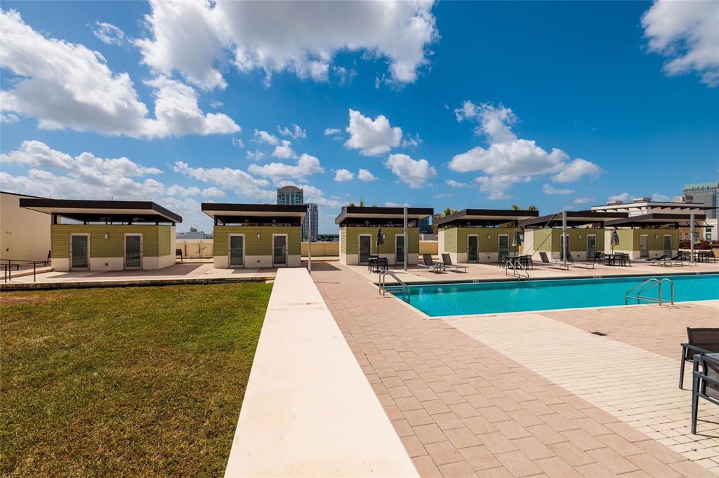 Image 21 of property listing at 1208 E KENNEDY BOULEVARD 416, Tampa, FL 33602