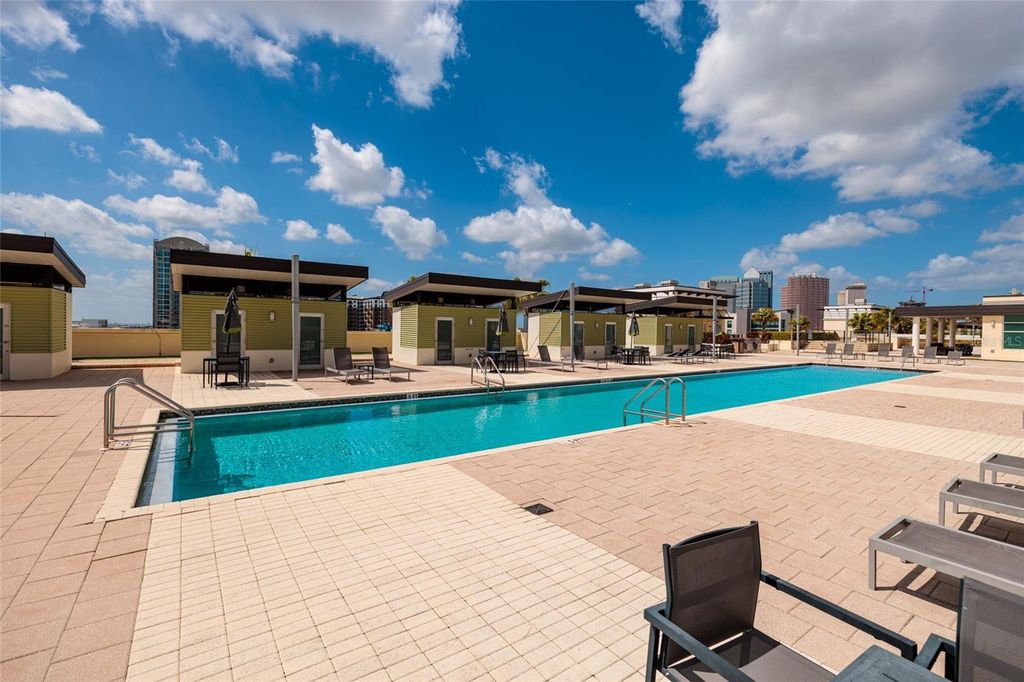 Image 22 of property listing at 1208 E KENNEDY BOULEVARD 416, Tampa, FL 33602