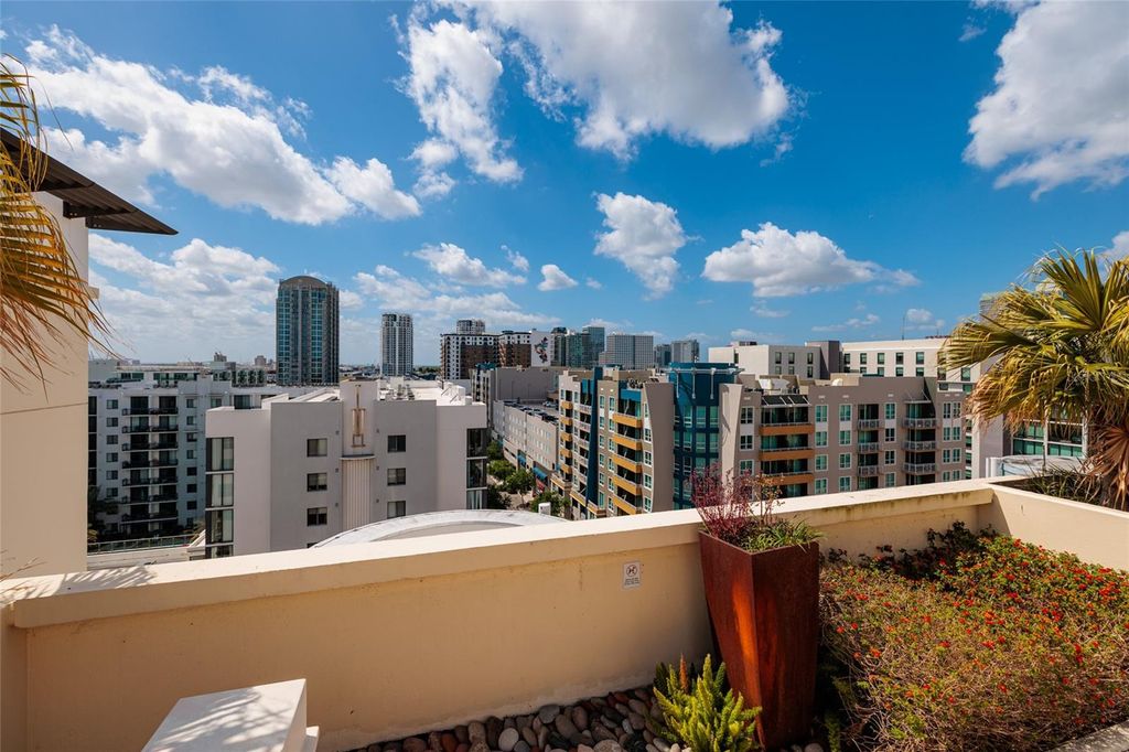 Image 23 of property listing at 1208 E KENNEDY BOULEVARD 416, Tampa, FL 33602