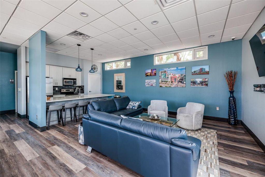 Image 27 of property listing at 1208 E KENNEDY BOULEVARD 416, Tampa, FL 33602