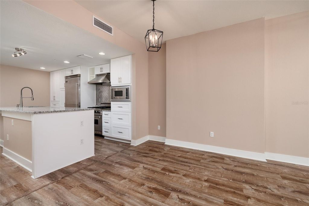 Image 9 of property listing at 1208 E KENNEDY BOULEVARD 416, Tampa, FL 33602