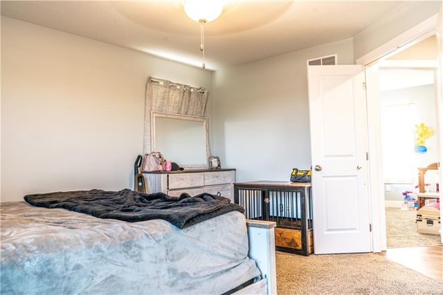 1913 Eagle Drive, Harrisonville, MO 64701