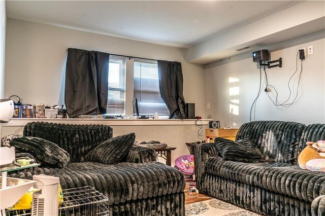 1913 Eagle Drive, Harrisonville, MO 64701