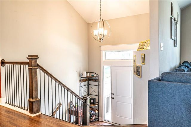 1913 Eagle Drive, Harrisonville, MO 64701