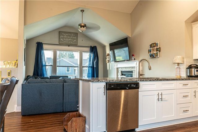 1913 Eagle Drive, Harrisonville, MO 64701