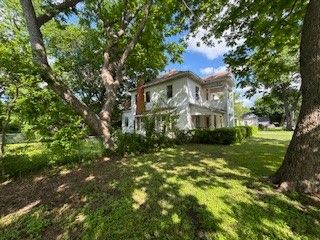 716 Water Street, Waxahachie, TX 75165