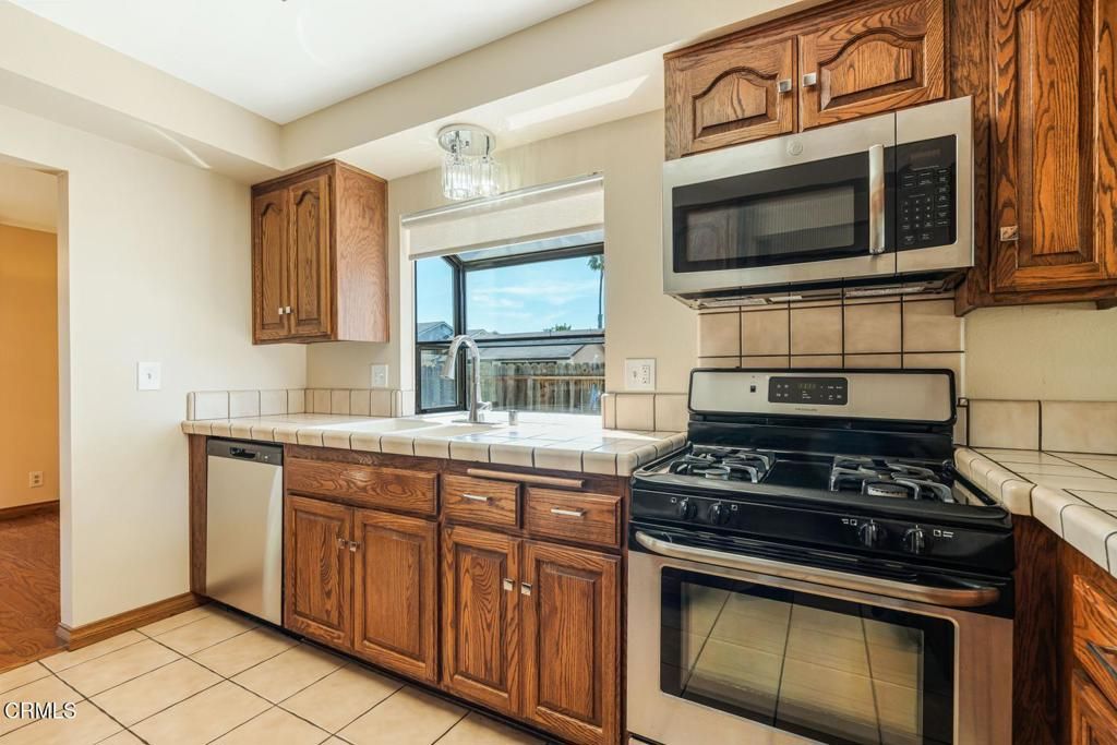 Image 17 of property listing at 1180 Bogota Court, Oxnard, CA 93035