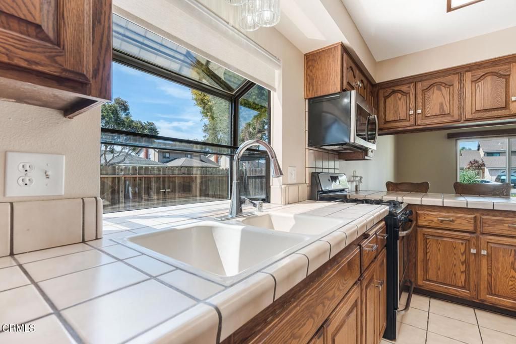 Image 19 of property listing at 1180 Bogota Court, Oxnard, CA 93035