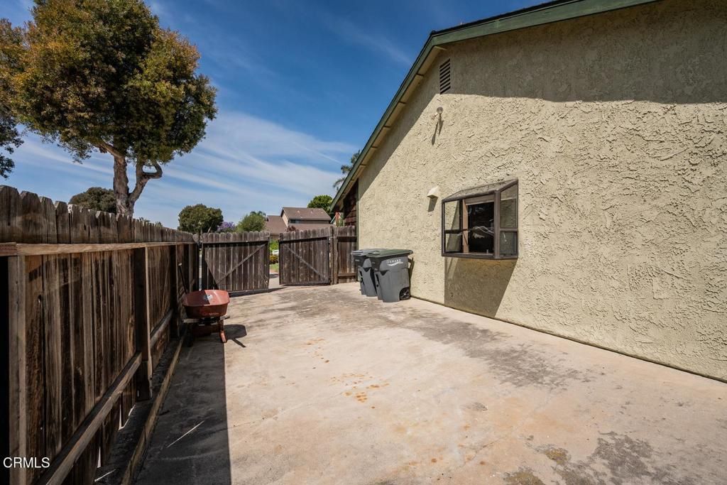 Image 30 of property listing at 1180 Bogota Court, Oxnard, CA 93035