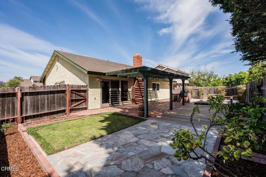 Image 33 of property listing at 1180 Bogota Court, Oxnard, CA 93035