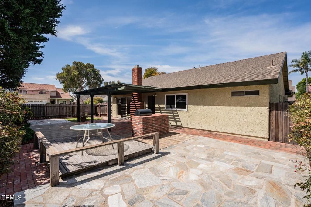 Image 36 of property listing at 1180 Bogota Court, Oxnard, CA 93035