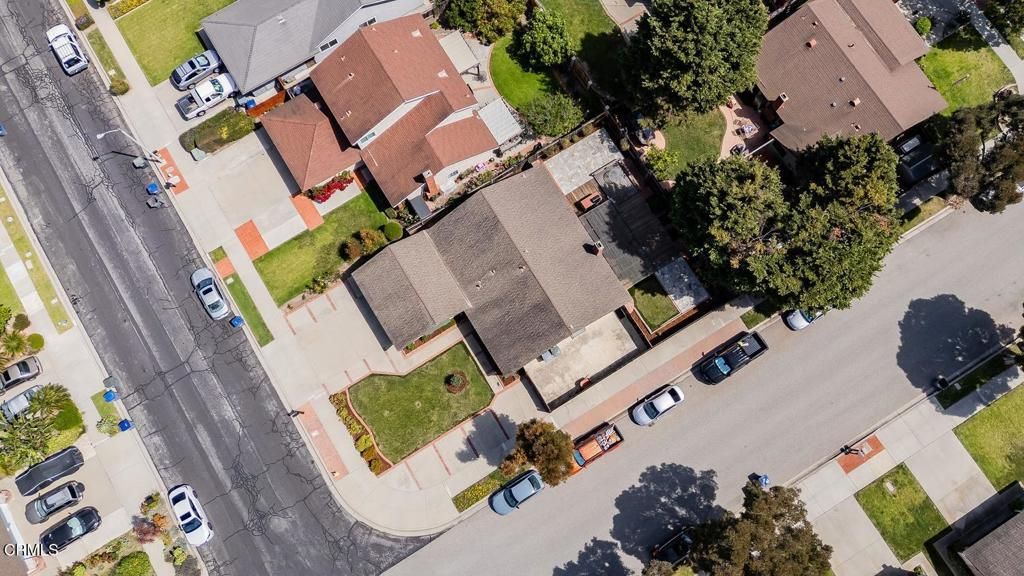 Image 4 of property listing at 1180 Bogota Court, Oxnard, CA 93035