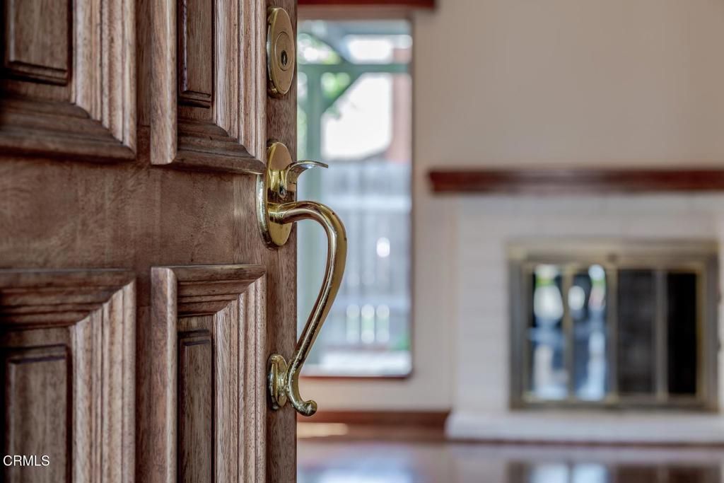 Image 6 of property listing at 1180 Bogota Court, Oxnard, CA 93035