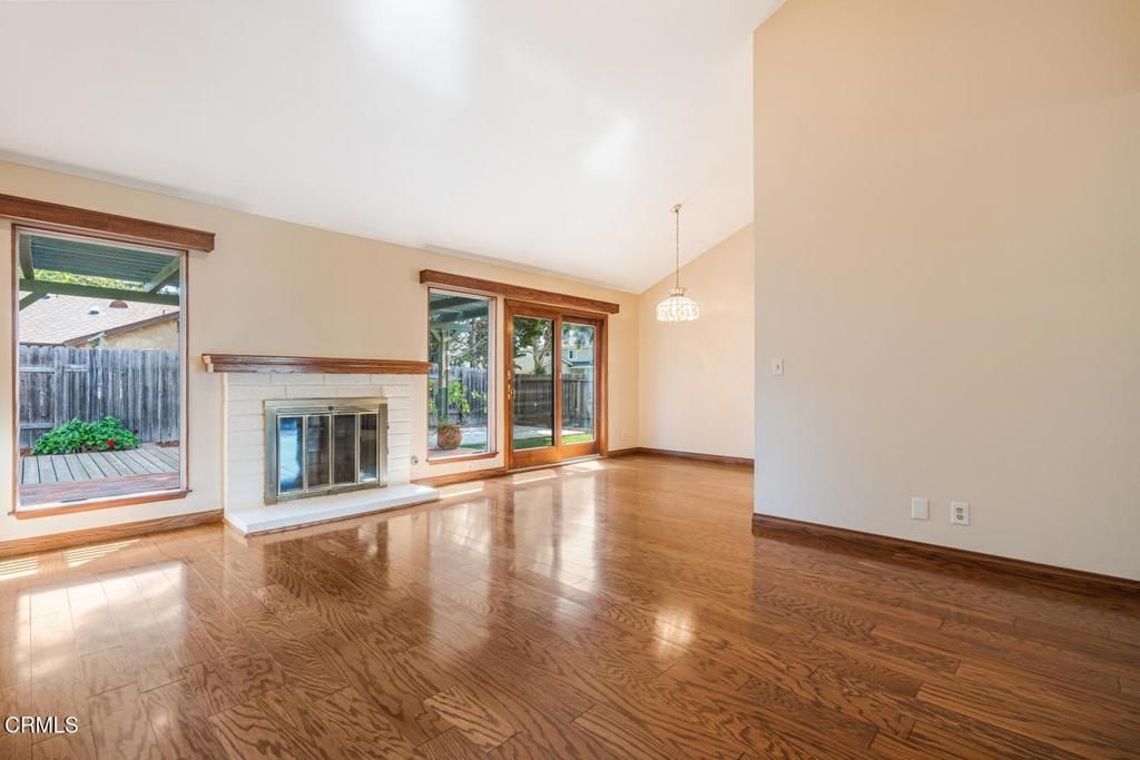 Image 8 of property listing at 1180 Bogota Court, Oxnard, CA 93035