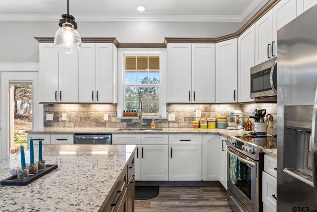 323 Eastdale Lane, Bullard, TX 75757