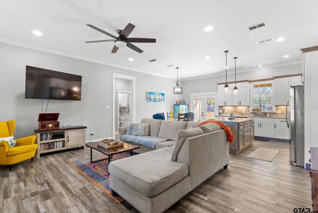 323 Eastdale Lane, Bullard, TX 75757