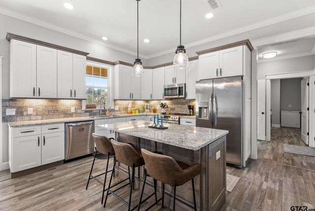 323 Eastdale Lane, Bullard, TX 75757