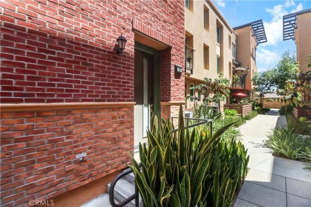 422 W Route 66 28, Glendora, CA 91740