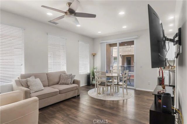 422 W Route 66 28, Glendora, CA 91740