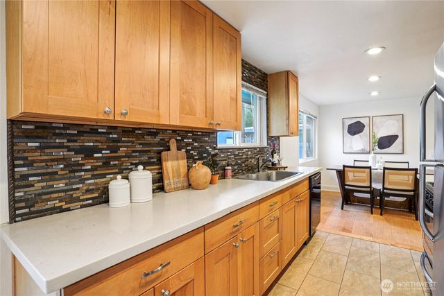 20230 1st Place S, Des Moines, WA 98198