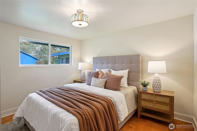 20230 1st Place S, Des Moines, WA 98198