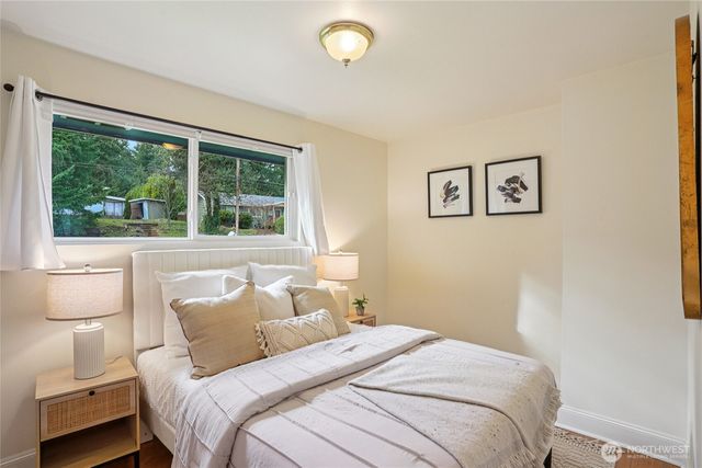 20230 1st Place S, Des Moines, WA 98198