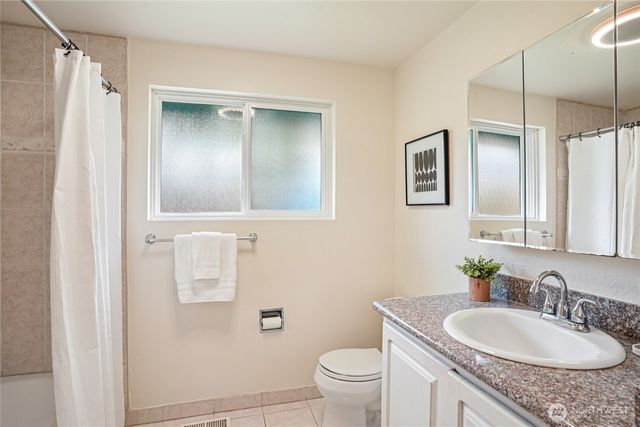 20230 1st Place S, Des Moines, WA 98198