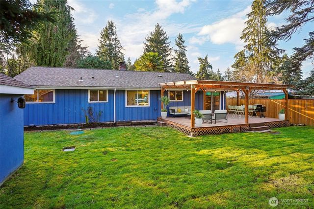 20230 1st Place S, Des Moines, WA 98198