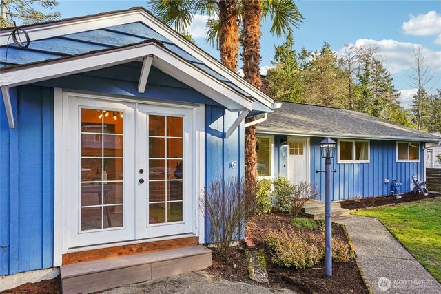 20230 1st Place S, Des Moines, WA 98198