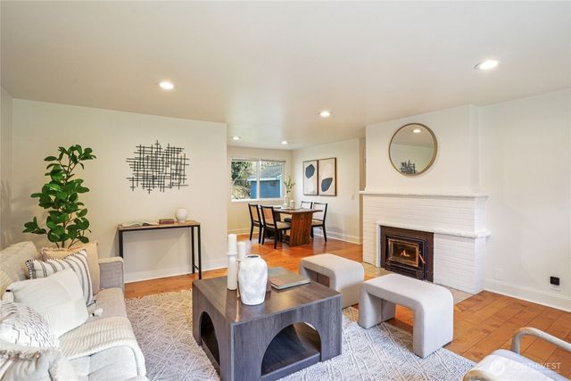 20230 1st Place S, Des Moines, WA 98198