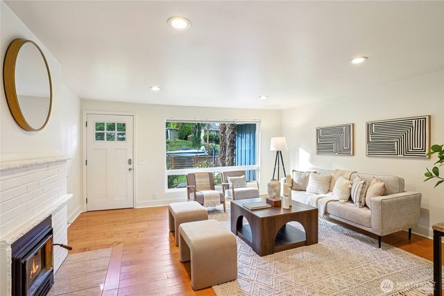 20230 1st Place S, Des Moines, WA 98198