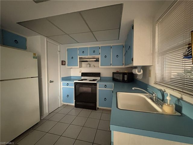 619 SE 47th ST 4, Cape Coral, FL 33904