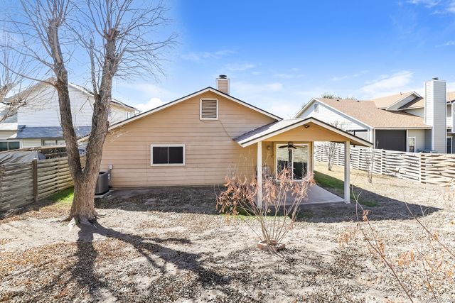 102 Saddlebrook, San Antonio, TX 78245