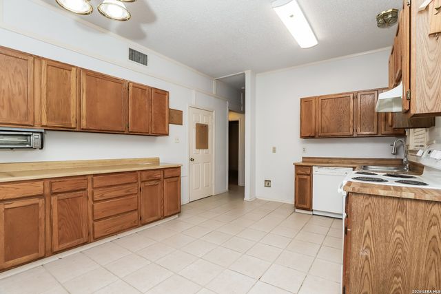 102 Saddlebrook, San Antonio, TX 78245