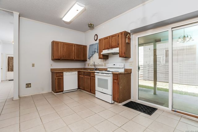 102 Saddlebrook, San Antonio, TX 78245