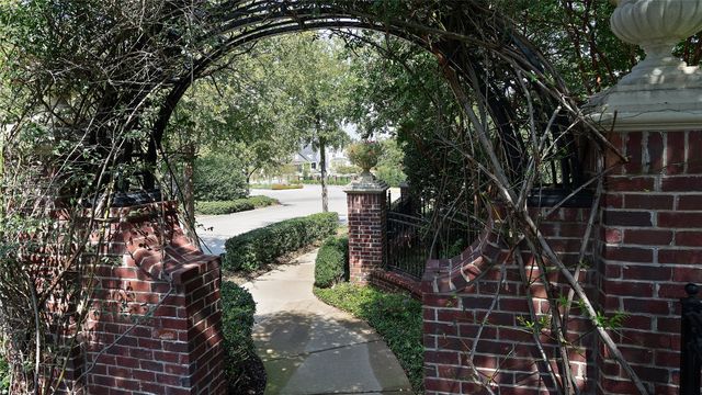 2216 Tremont Boulevard, Mckinney, TX 75071
